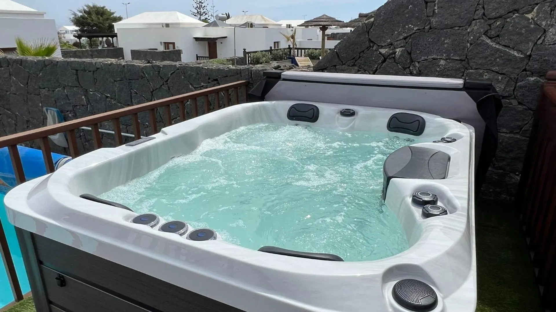 Villa 61 Playablanca Lanzarote Pool Spa Playa Blanca
