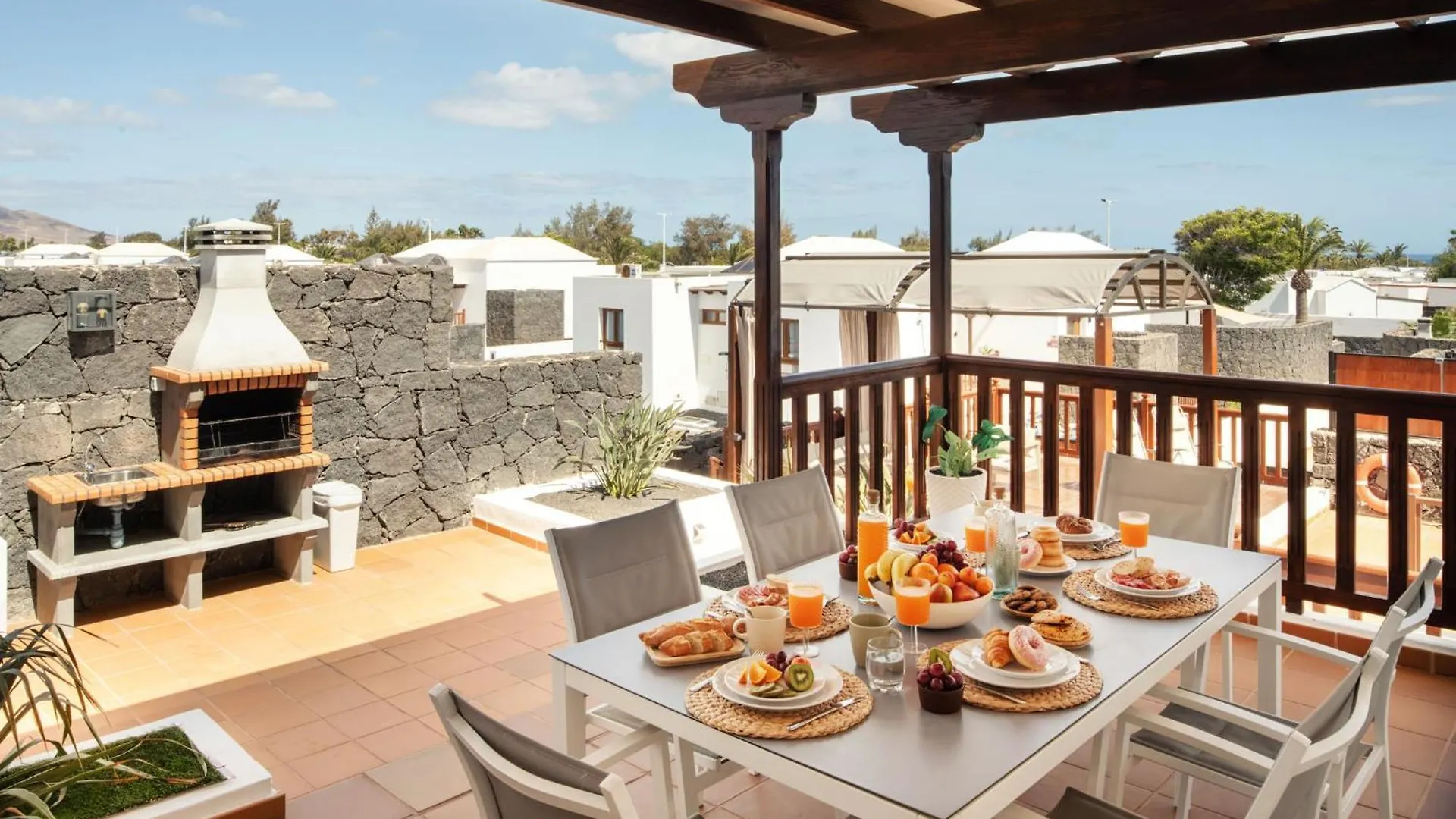 Villa 61 Playablanca Lanzarote Pool Spa Playa Blanca