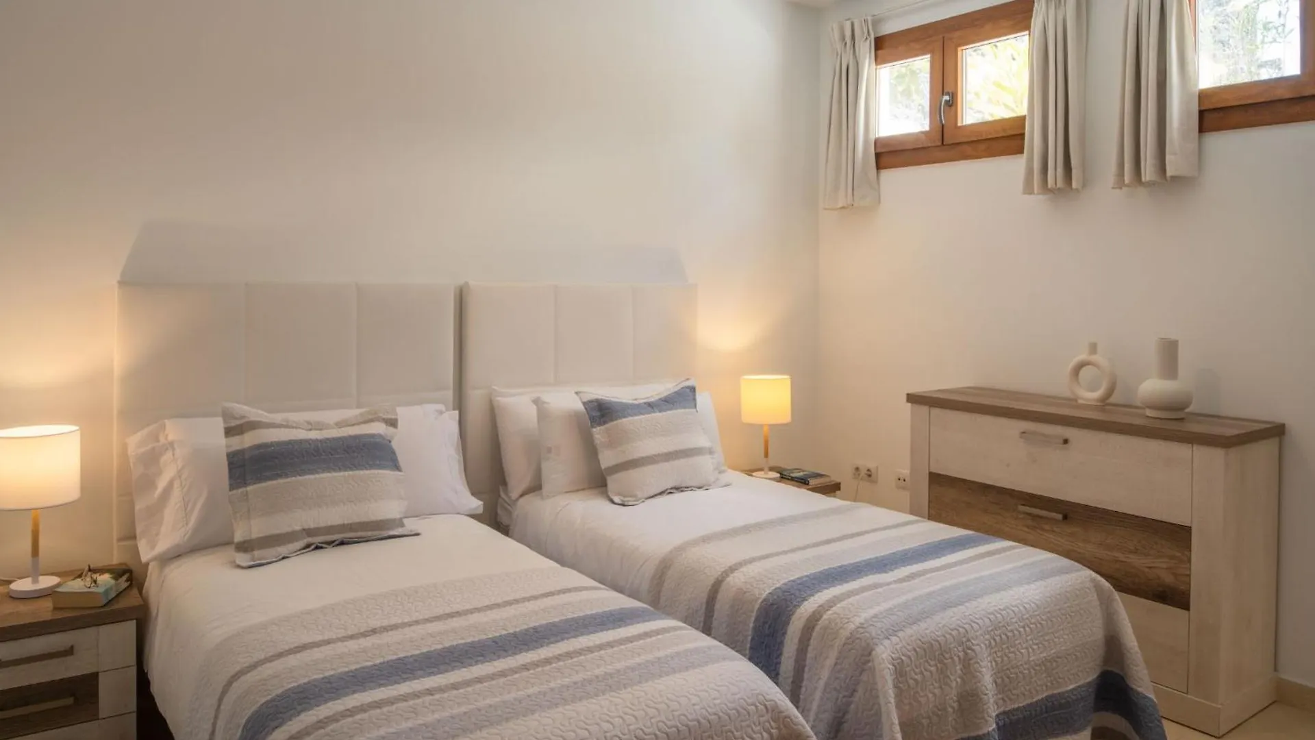 Villa 61 Playablanca Lanzarote Pool Spa Playa Blanca