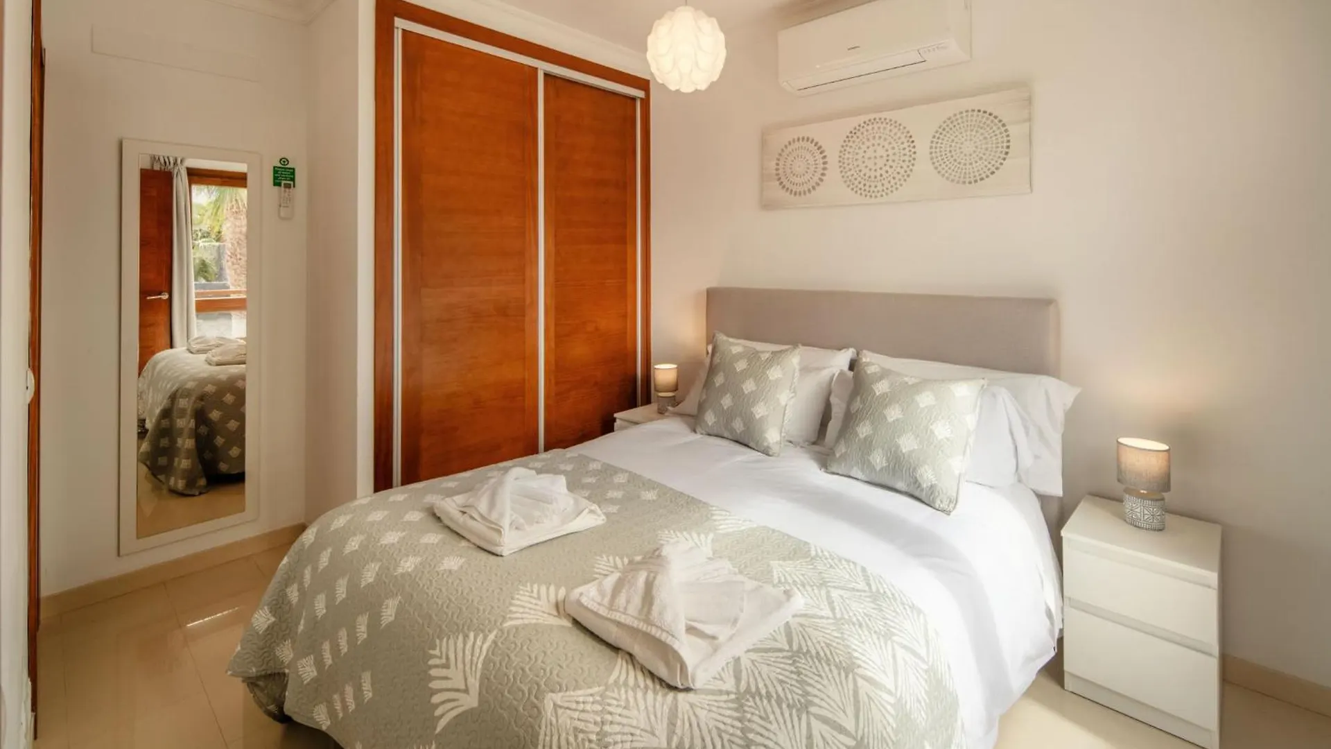 Villa 61 Playablanca Lanzarote Pool Spa Playa Blanca