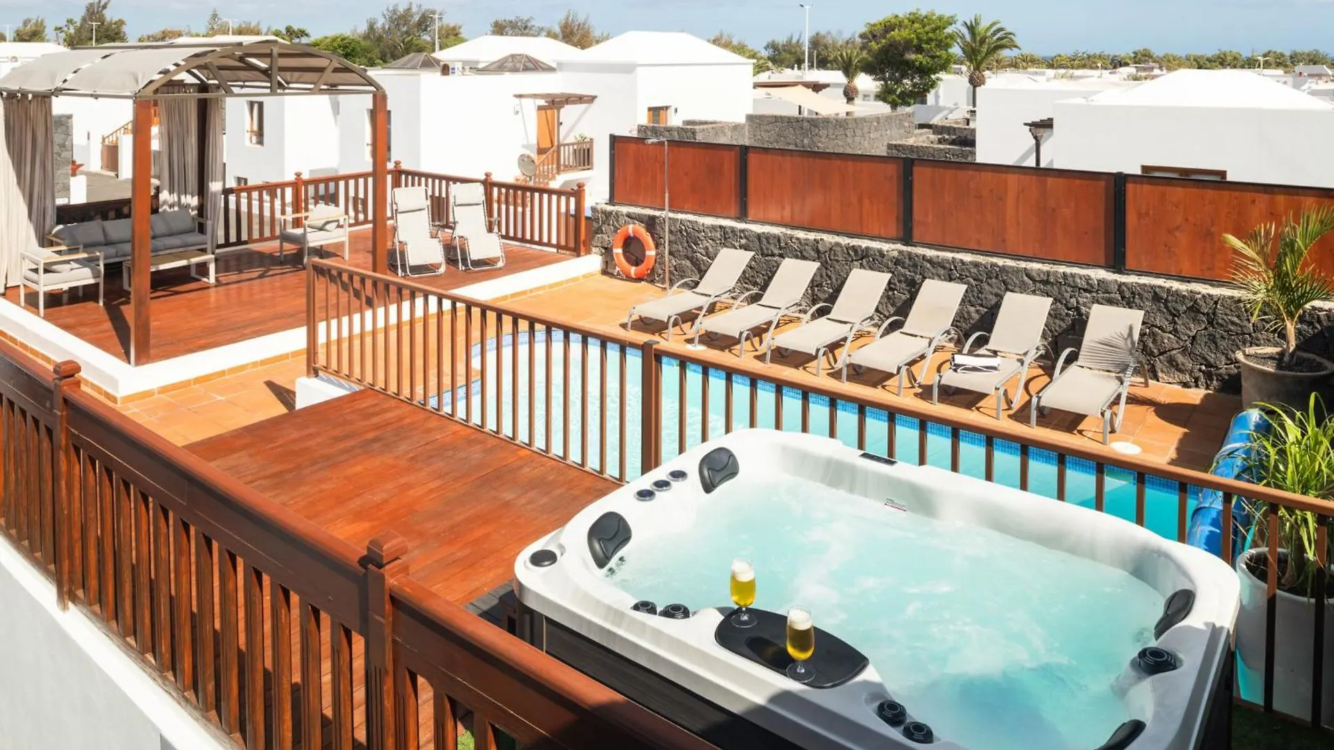 Villa 61 Playablanca Lanzarote Pool Spa Playa Blanca