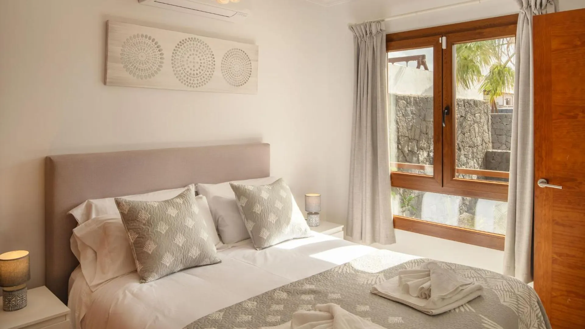 Villa 61 Playablanca Lanzarote Pool Spa Playa Blanca